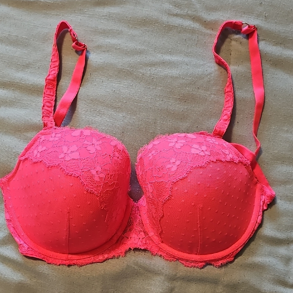 Elegant Pink Lace Bra